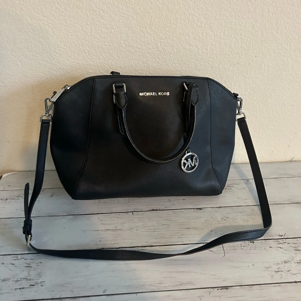 Michael Kors Nero Black and silver Purse with crossbody strap